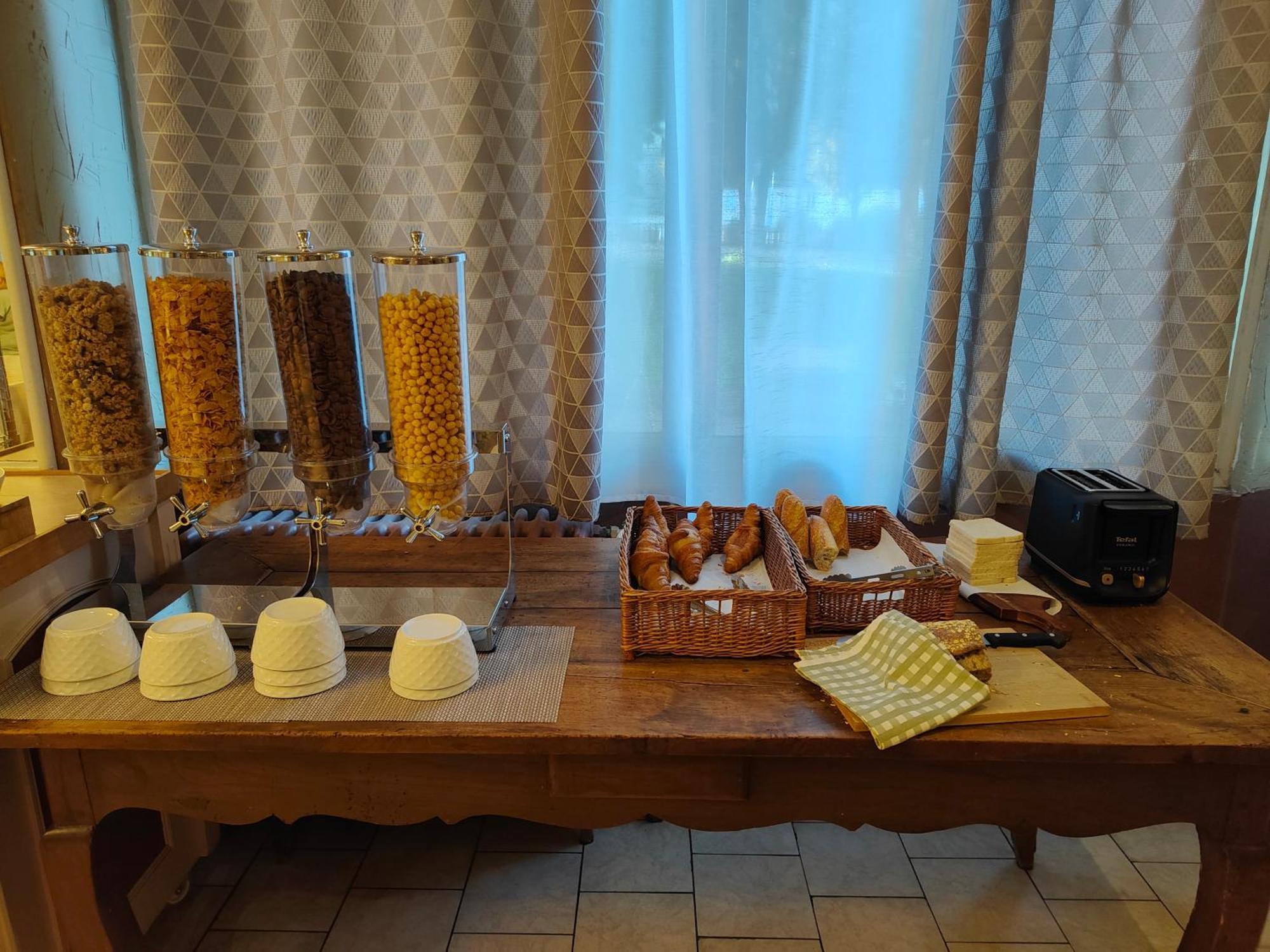 Hotel Au Val Dore La Bourboule Kültér fotó